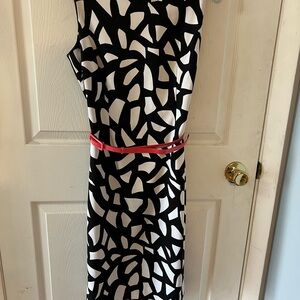 Jones Studio Black and White Abstract Dress with Coral Accent Belt